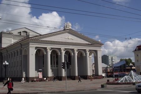 Сватання на Гончарівці. Рівненський Муздрамтеатр Сватання на Гончарівці. Рівненський Муздрамтеатр