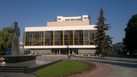 Каса маре. Волинський театр ім. Т. Г. Шевченка Каса маре. Волинський театр ім. Т. Г. Шевченка